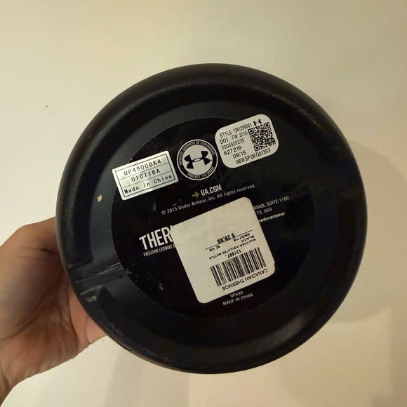 Under Armour water bottle/ jug 1.9L - Picture 3 of 3